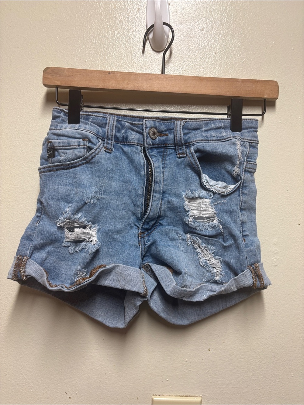 KanCan Light Blue Distressed Denim Jean Shorts size 24